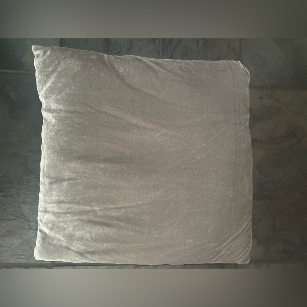 Champagne & gray velvet damask pattern accent pillow - Picture 3 of 5